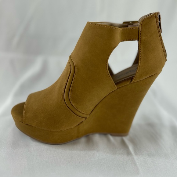 Kimmy Wedges - Picture 4 of 4